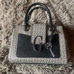 GUESS Black and grey purse